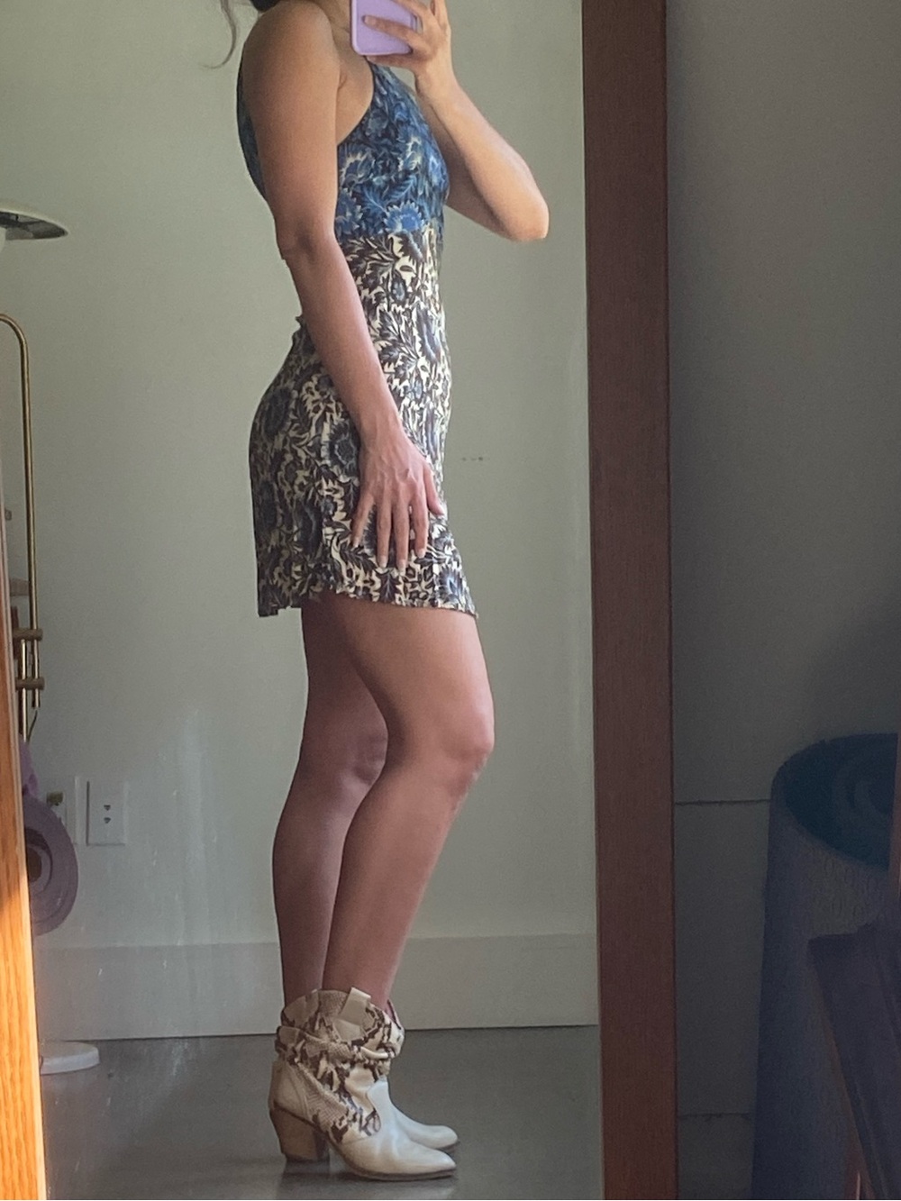 🦋 Halter Mini Dress - Picture 2 of 6